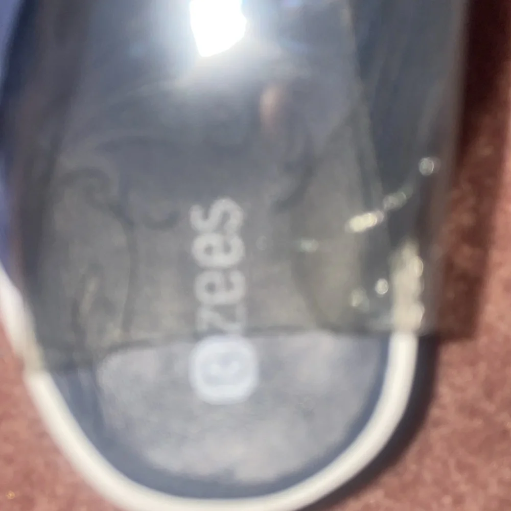 NWT BZEES navy blue shoes with adornments size 9W - Picture 3 of 7